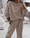 Women's long-sleeved top and pants set