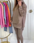 Elegant sweatshirt and pants set for wome